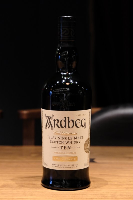 画像1: アードベッグ TEN カスクストレングス(Ardbeg TEN CASK STRENGTH) (1)